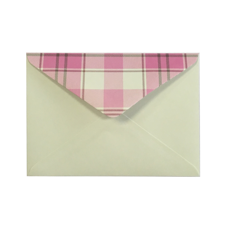 Конверт кремового цвета с дизайнерским принтом С6, декстрин, 100 г/м²